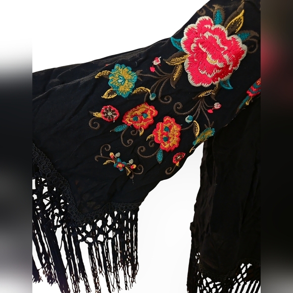 Forever 21 Floral Embroidered Tunic W/ Fringe Detail Sz Large - Picture 2 of 6